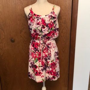 Lightweight, floral dress from Express. Like-new, size medium.